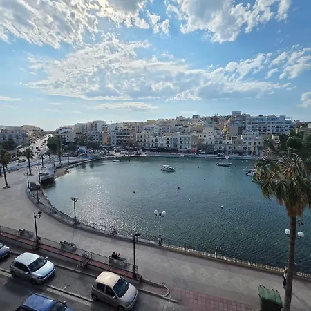 アパート Stunning Seafront 3-bdr With Huge Terrace & Bay Views マルサスカーラ