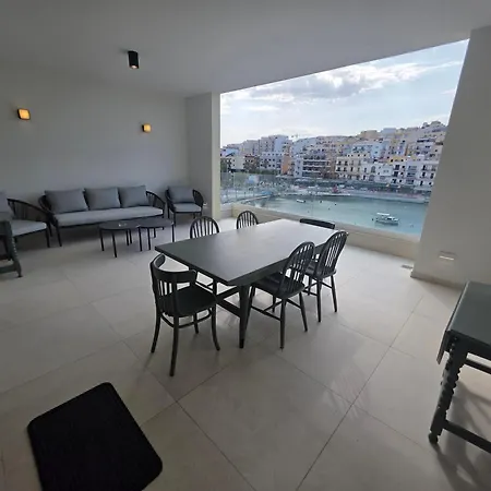 Stunning Seafront 3-bdr With Huge Terrace & Bay Views *