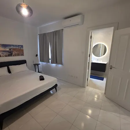 Stunning Seafront 3-bdr With Huge Terrace & Bay Views アパート