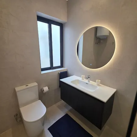 アパート Stunning Seafront 3-bdr With Huge Terrace & Bay Views *