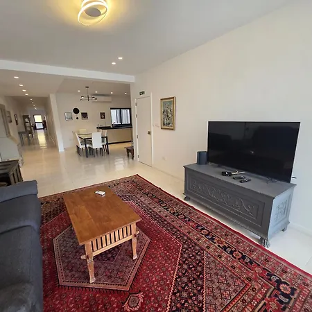 Stunning Seafront 3-bdr With Huge Terrace & Bay Views アパート *