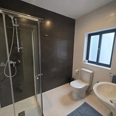 Stunning Seafront 3-bdr With Huge Terrace & Bay Views アパート