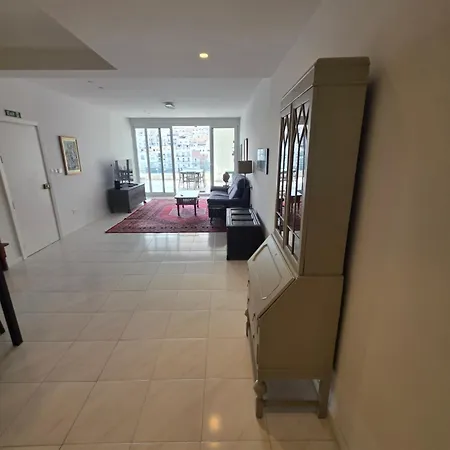 Stunning Seafront 3-bdr With Huge Terrace & Bay Views *